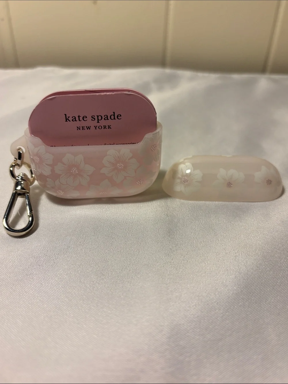 ✨ NIB / NWT Kate Spade AirPods 3rd Gen Case – Discontinued Hollyhock Floral